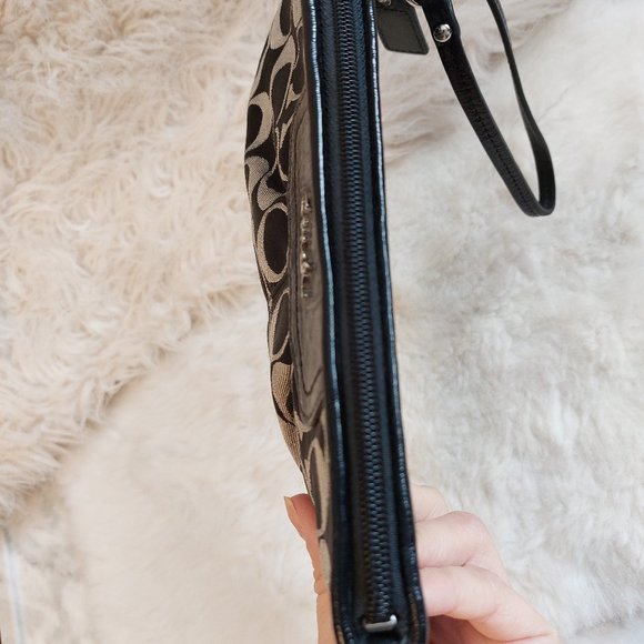 Coach Women's Black Signature Mini Bag/Wristlet - Picture 5 of 8